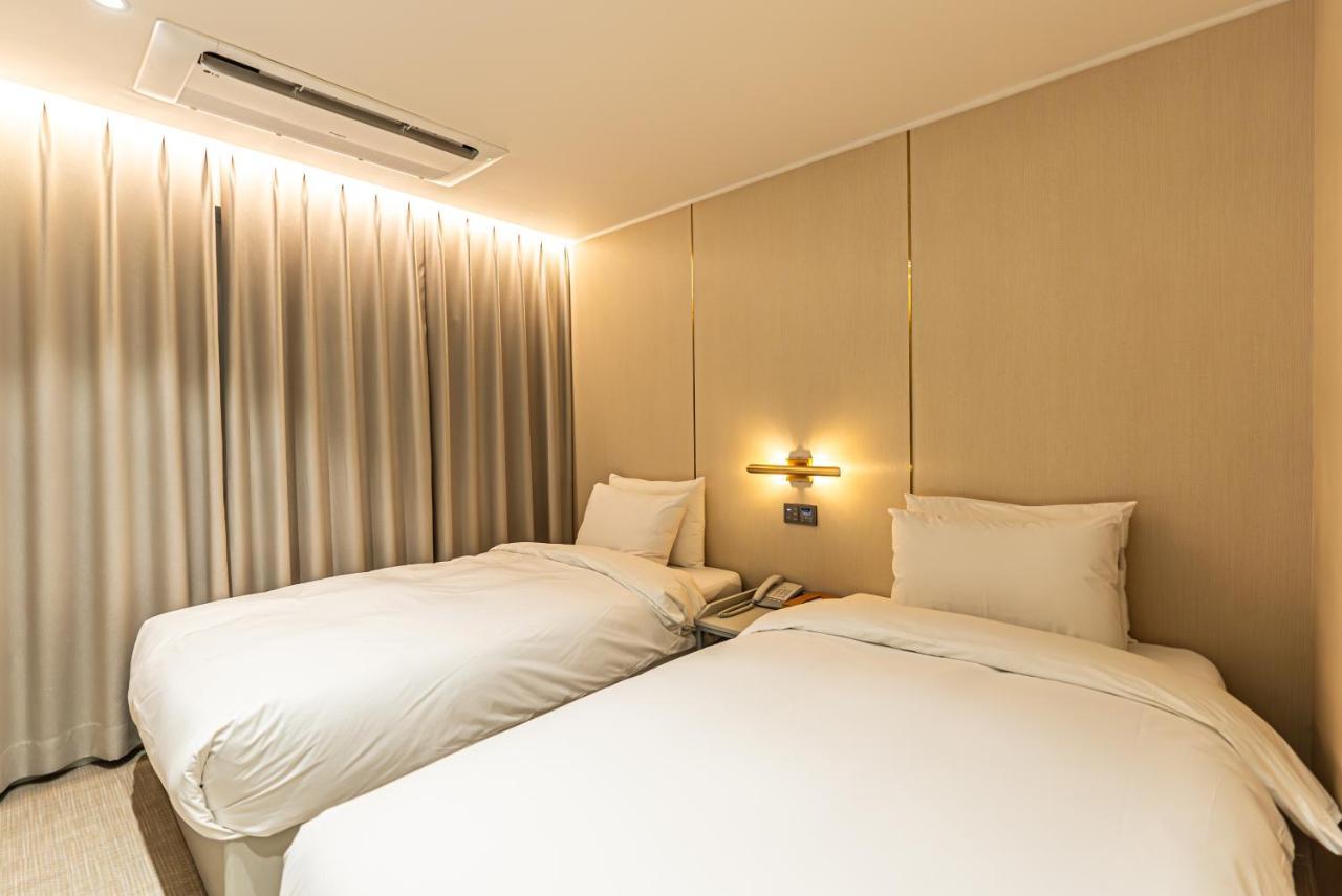 Hotel The Grang Seogwipo Extérieur photo