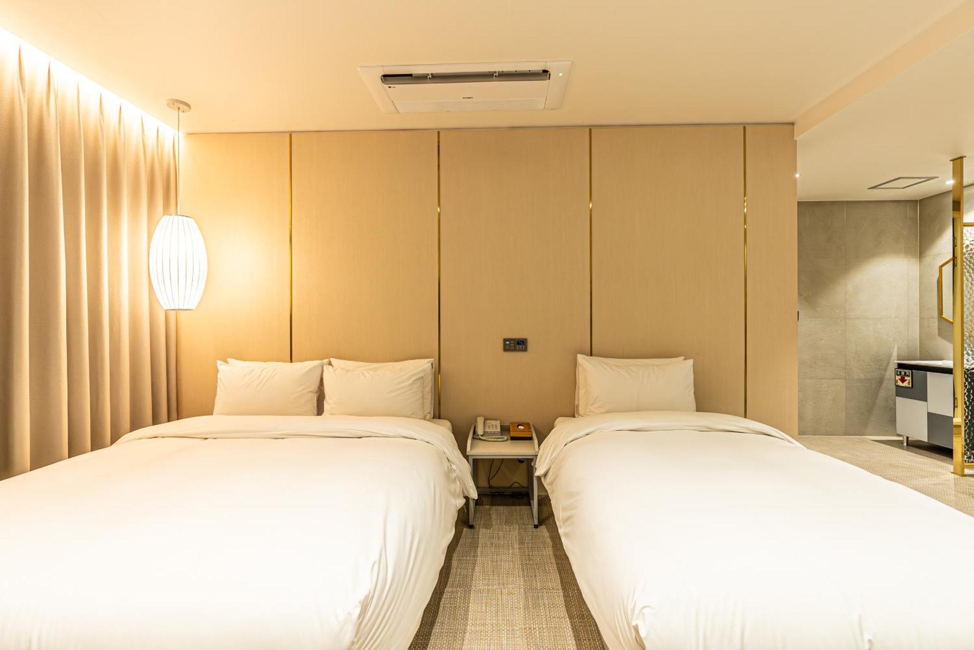 Hotel The Grang Seogwipo Extérieur photo
